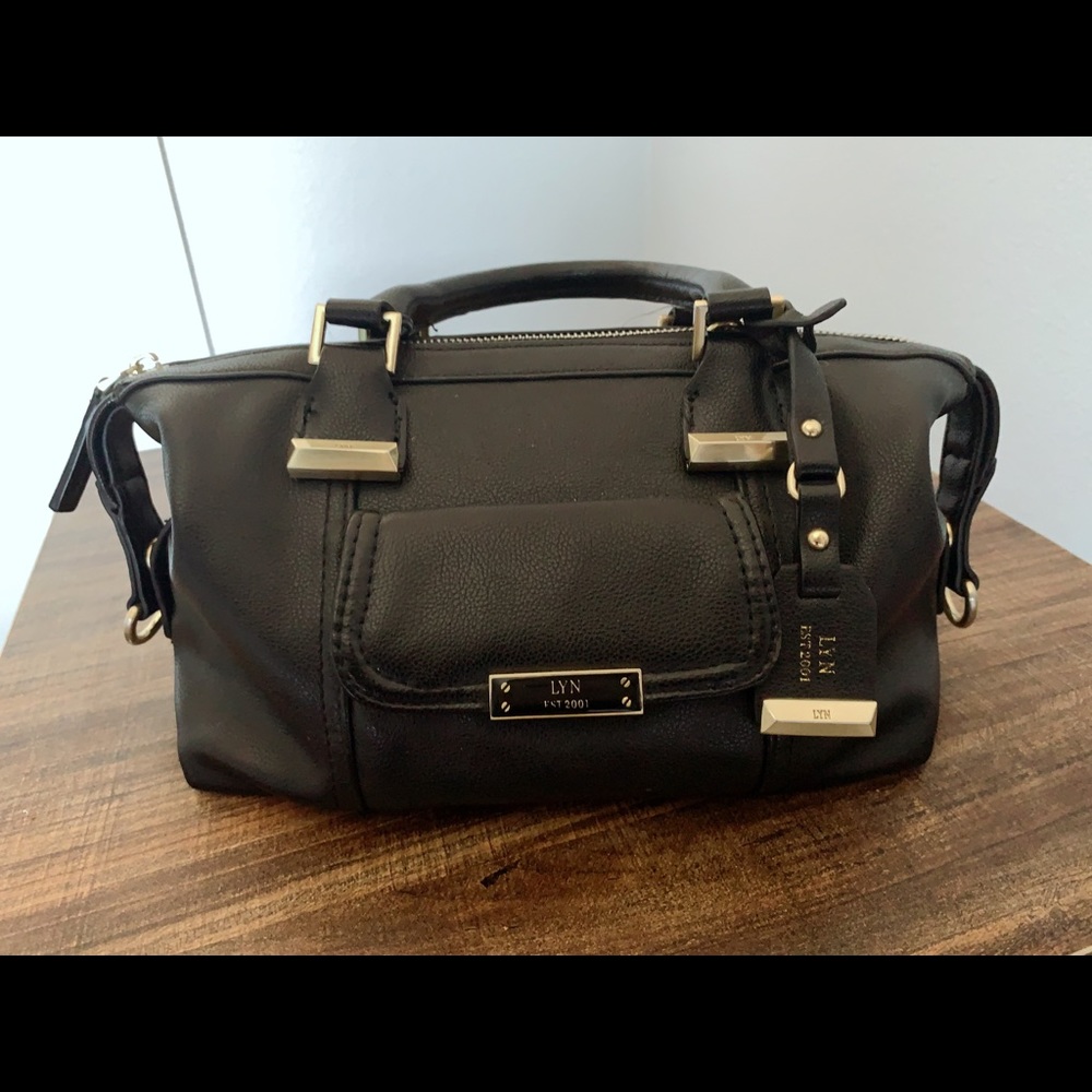 women's Black shoulder bag 2 way